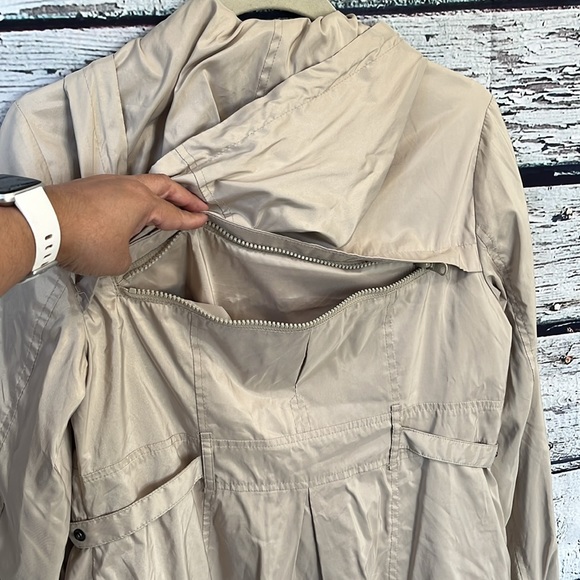 Jones New York Beige Windbreaker Parka Lightweight Fall Jacket Size S - Picture 11 of 17